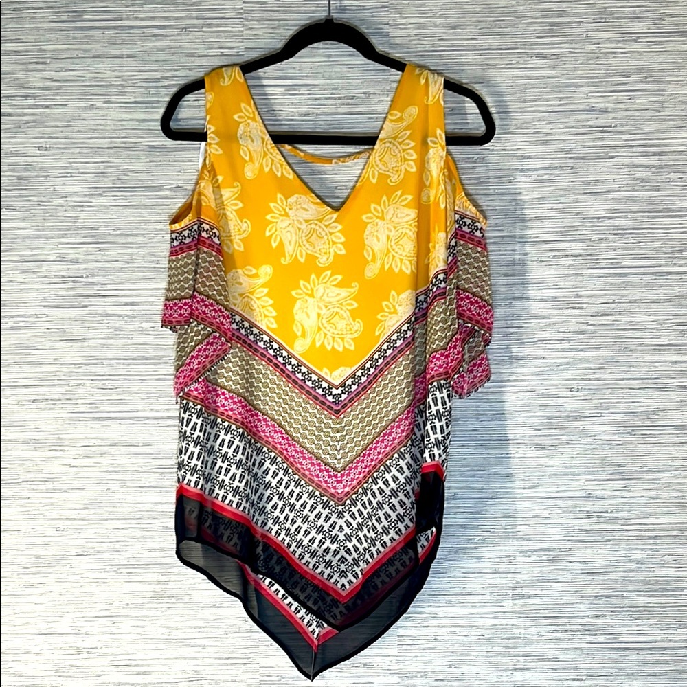 DR2 Yellow & Pink Chevron Cold-Shoulder Blouse – NWT, Size M (836)